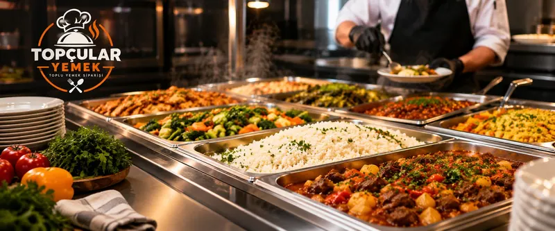 Gebze toplu yemek: Sıcak servis büfesinde taze pişen köfte, pilav ve sulu yemek çeşitleri